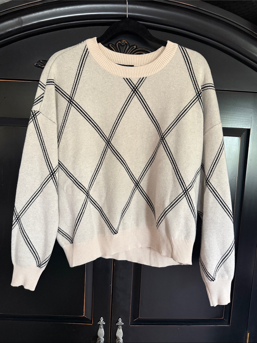 T Tahari Cream Crewneck Sweater with Black Diamond Plaid